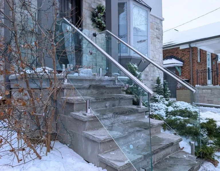 FrontPorch-GrabRail-Integrated-900x701-2.webp