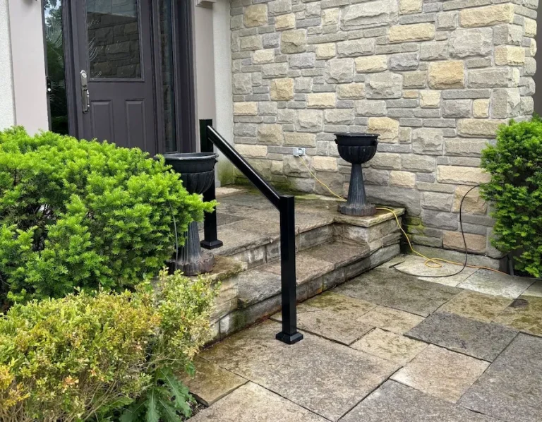 FrontPorch-GrabRail-Standalone-900x701-3.webp